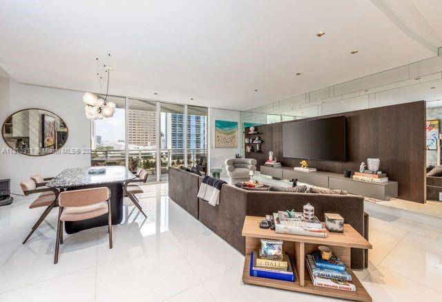 Miami, FL 33131,901 Brickell Key Blvd #906