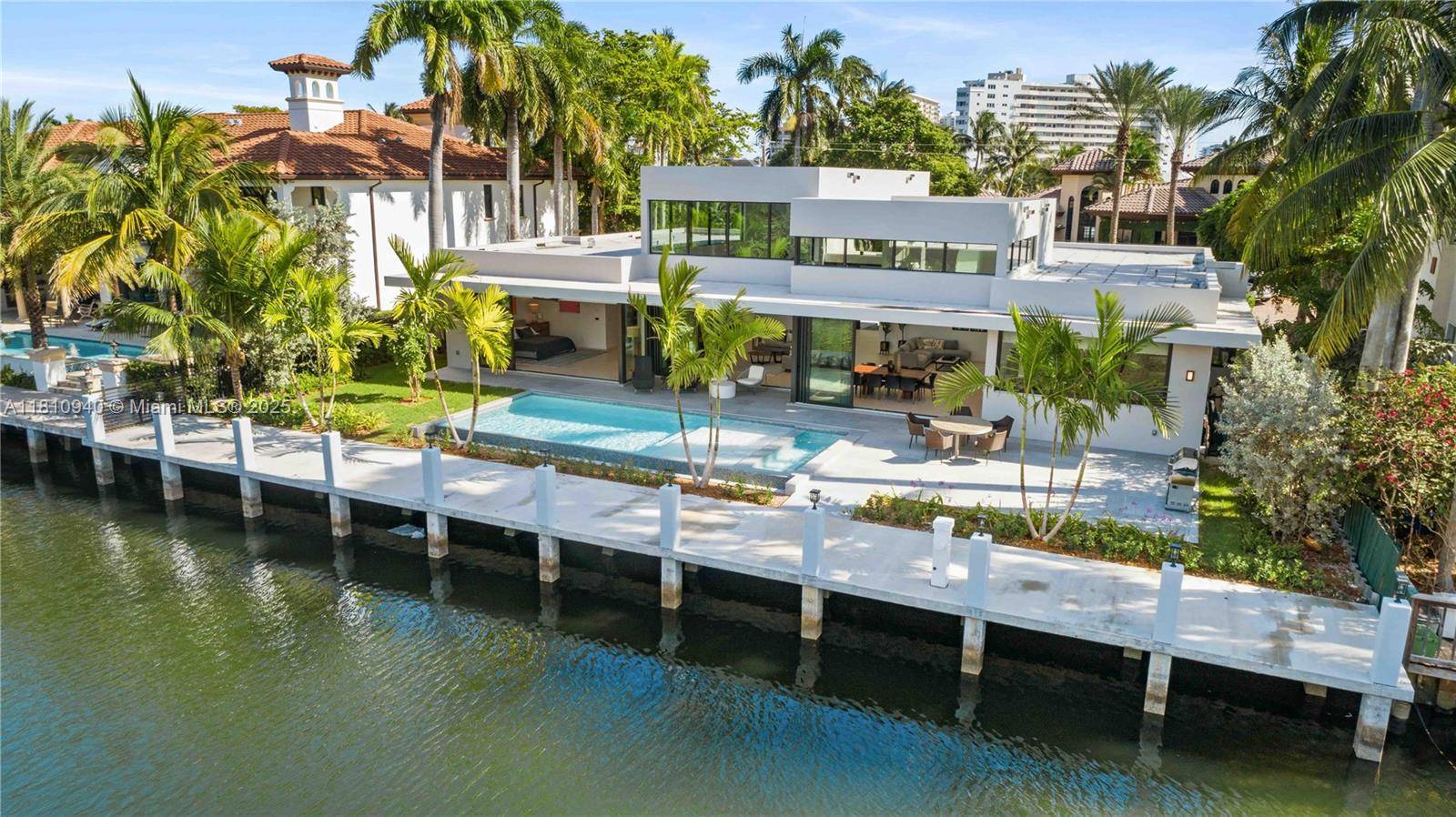 Fort Lauderdale, FL 33301,401 Royal Plaza Dr #na