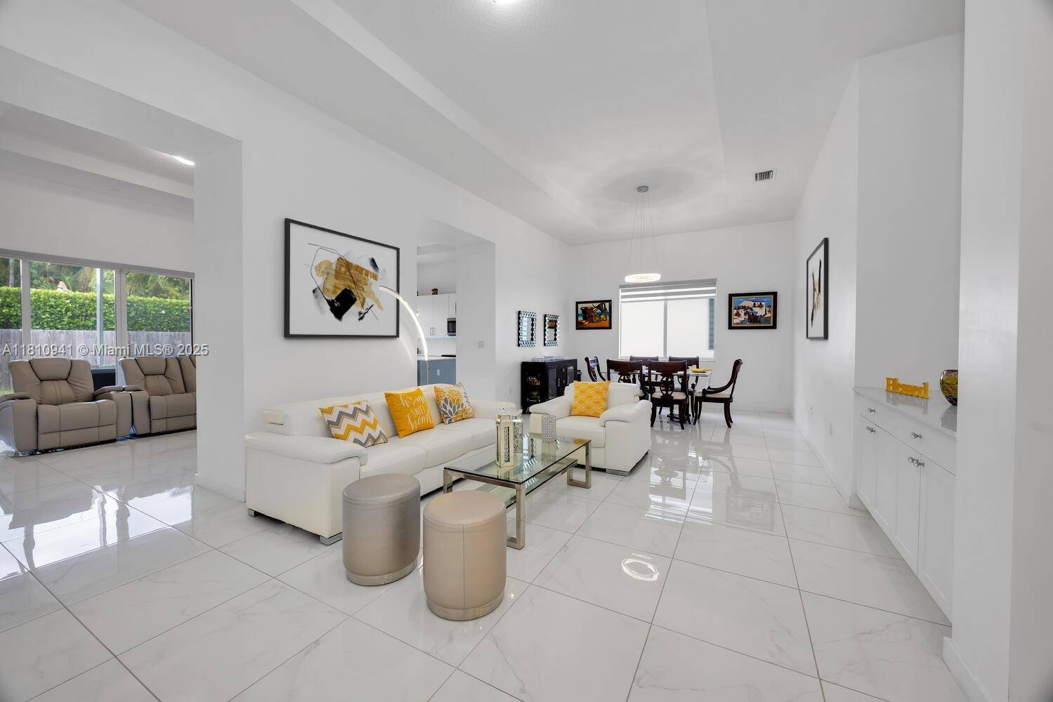 Miami, FL 33187,15037 SW 174th St