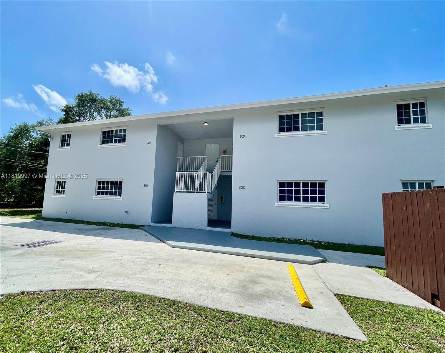 Hallandale Beach, FL 33009,800 SW 10th Ave #820