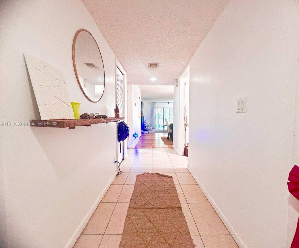 Weston, FL 33326,296 Racquet Club Rd #104