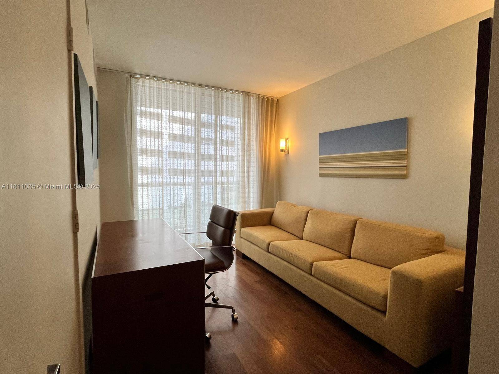 Miami, FL 33132,50 Biscayne Blvd #412