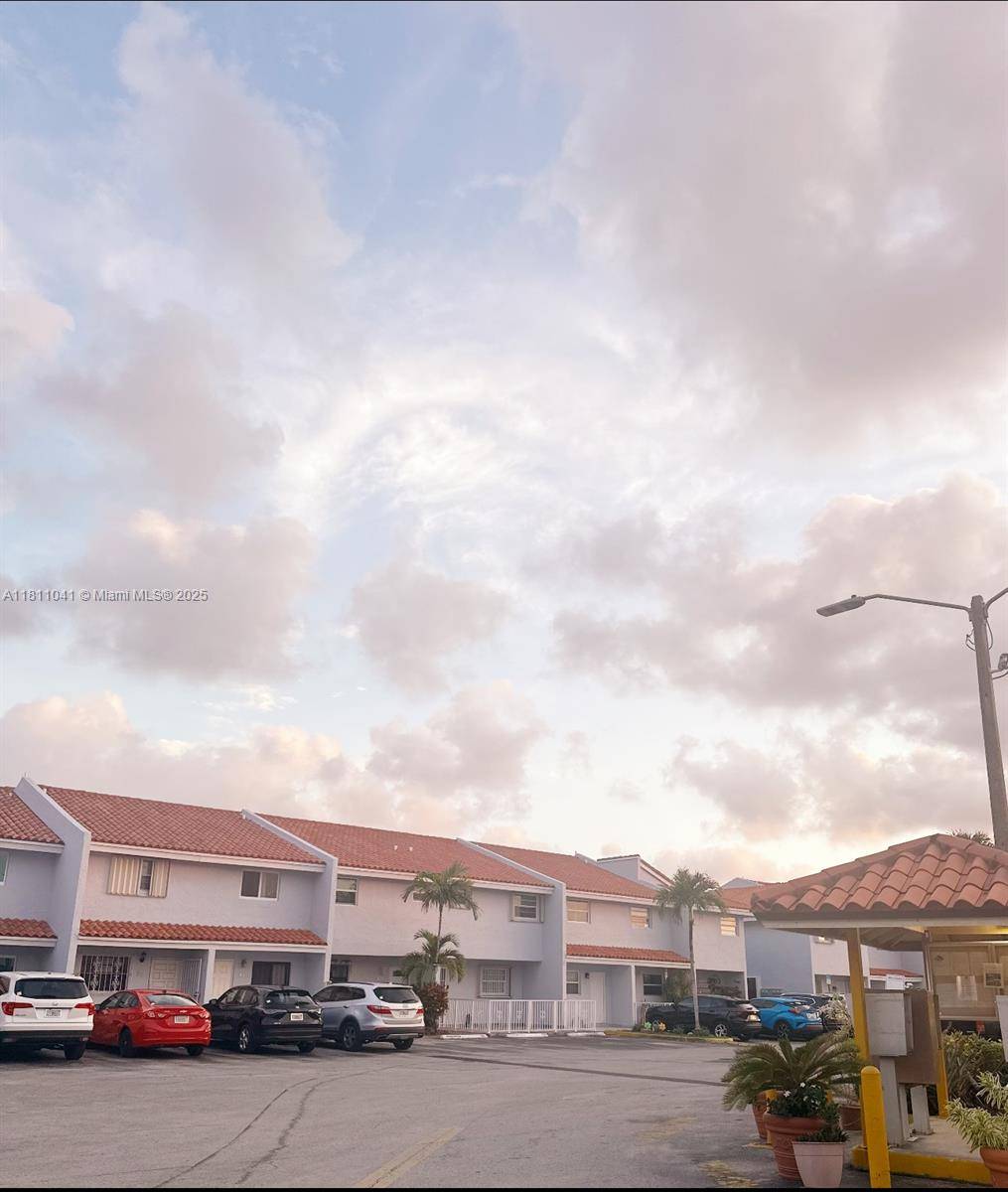 Sweetwater, FL 33174,550 SW 115th Ave #807D