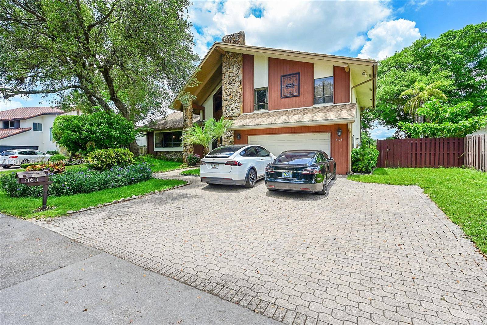 Plantation, FL 33324,863 W Coco Plum Cir