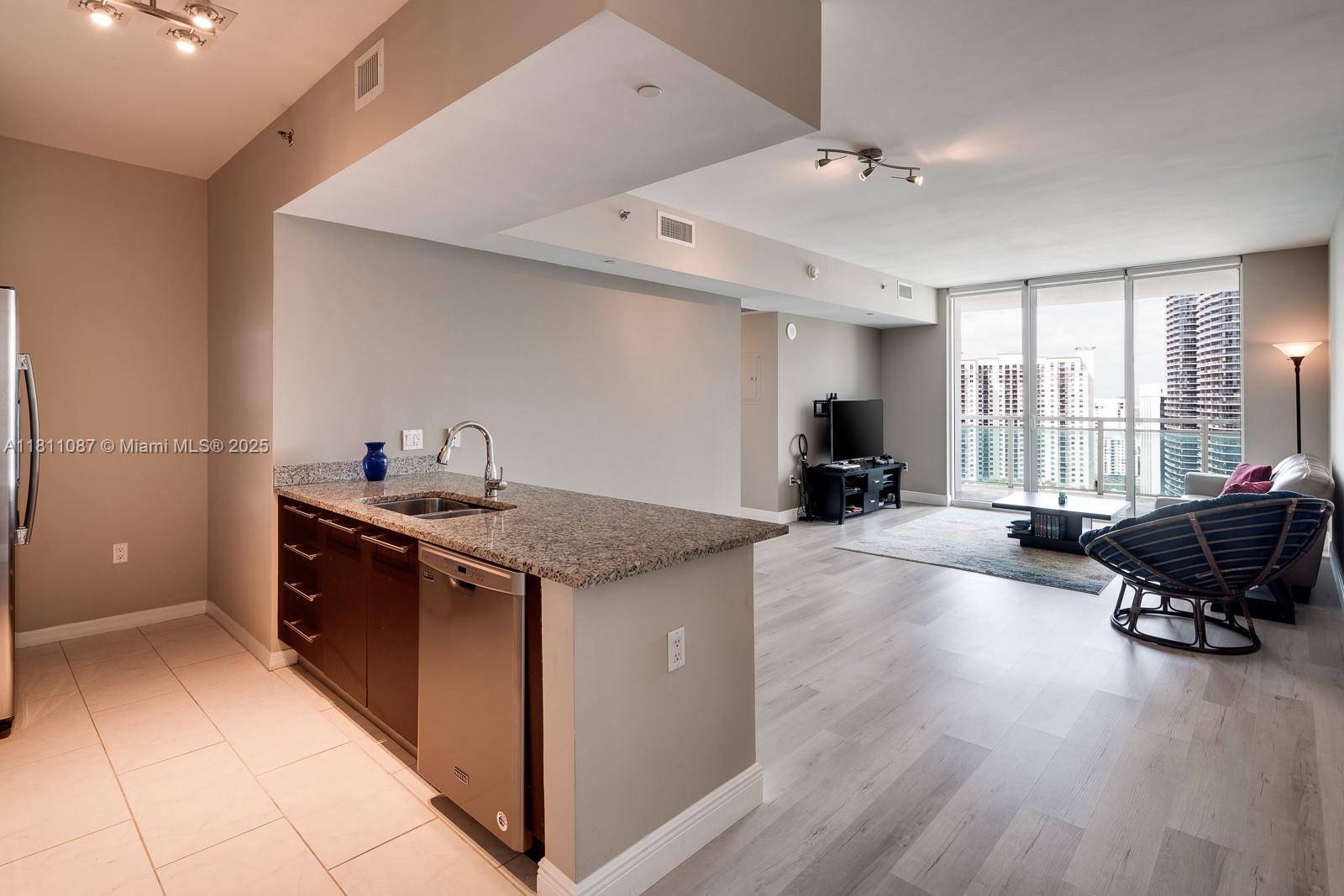 Miami, FL 33131,950 Brickell Bay Dr #2901