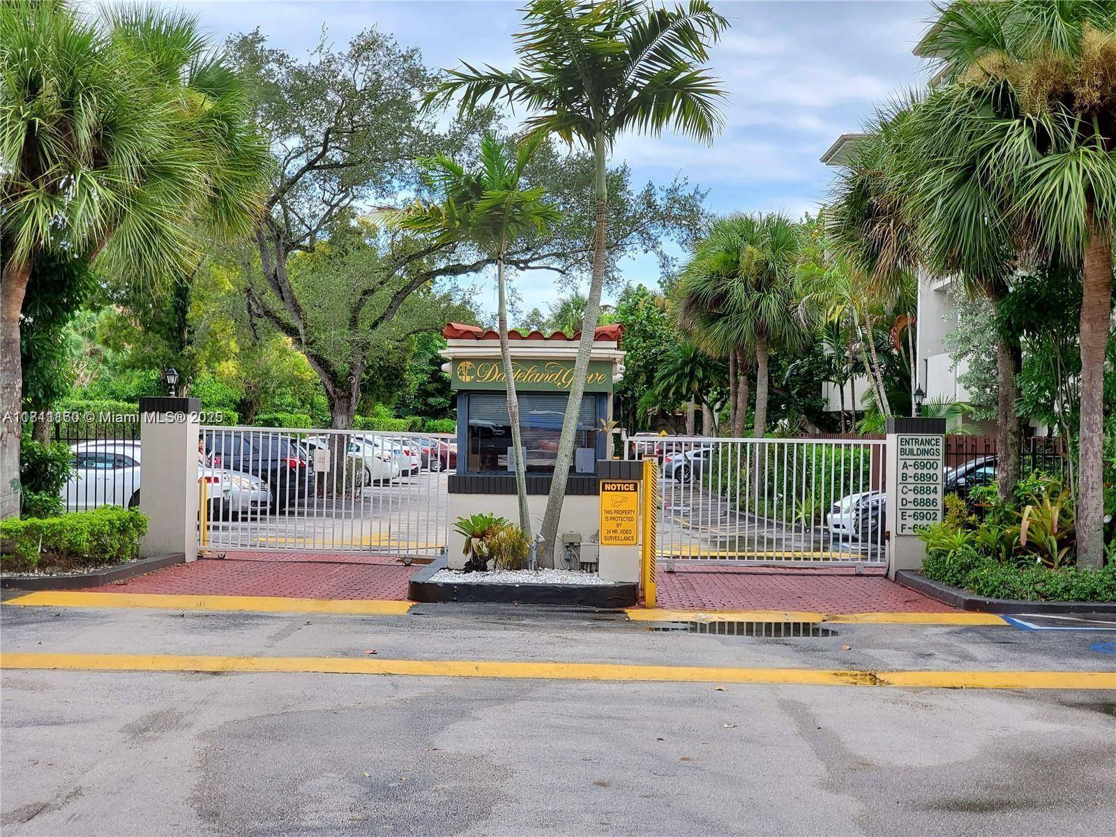 Pinecrest, FL 33156,6886 N Kendall Dr #D308