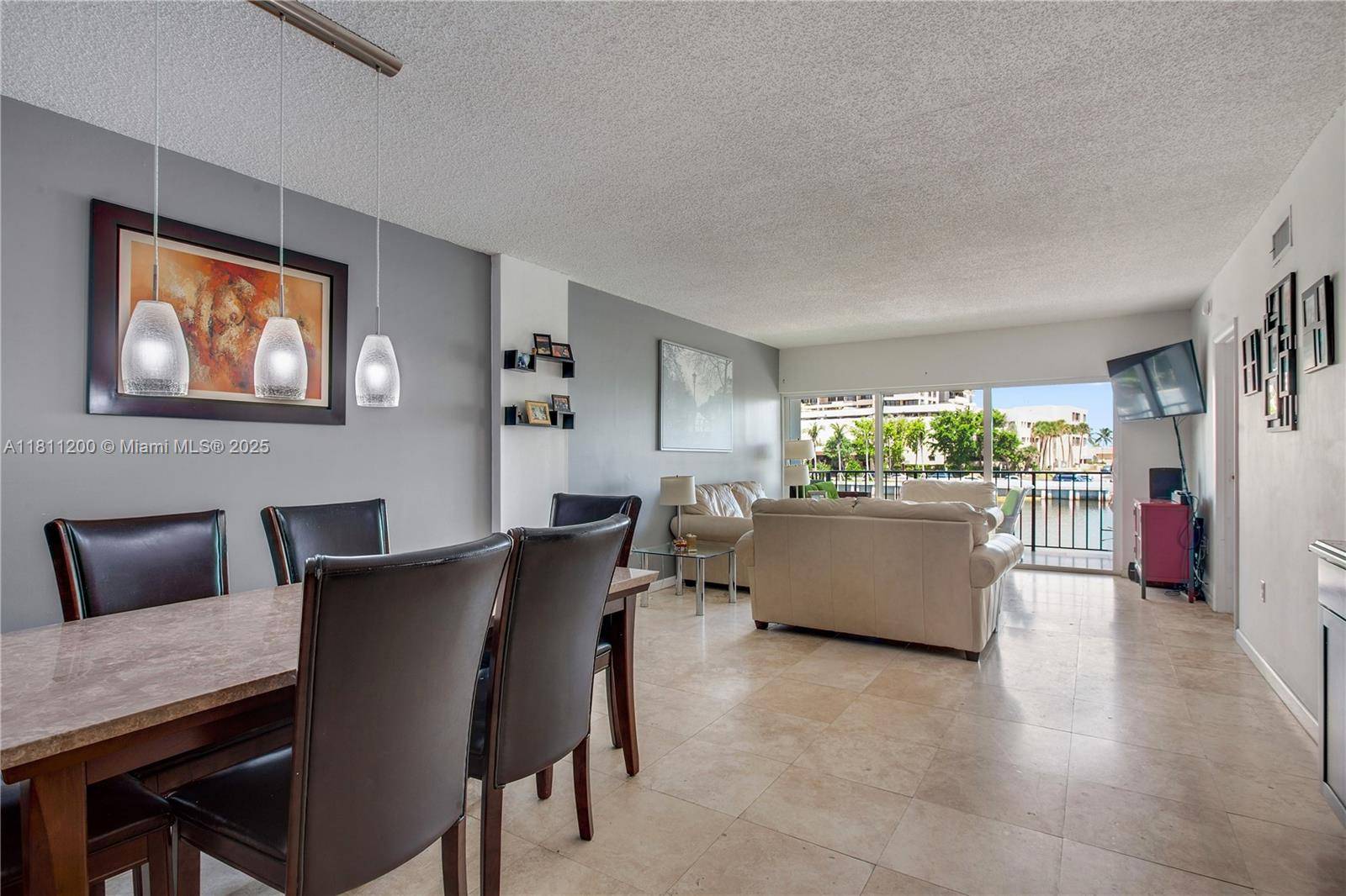 Miami Beach, FL 33140,2455 Flamingo Dr #201