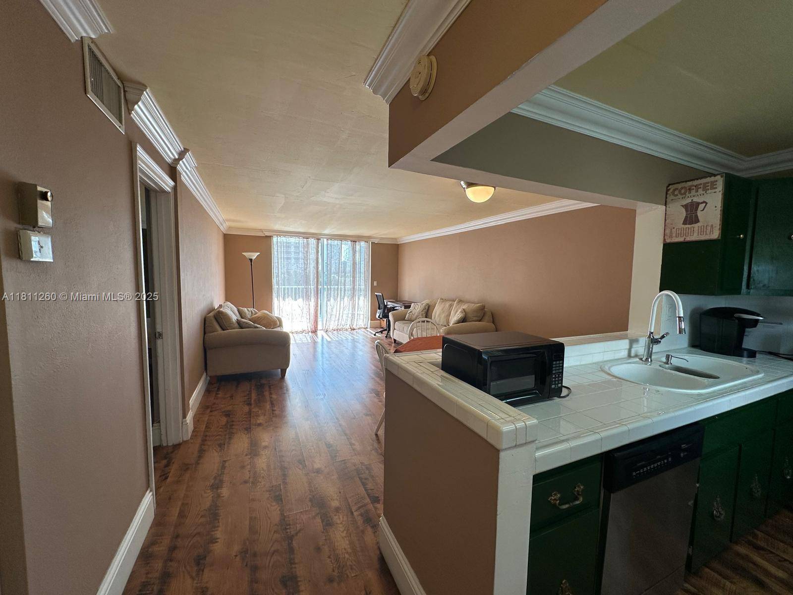 North Miami Beach, FL 33160,4000 NE 169th St #405