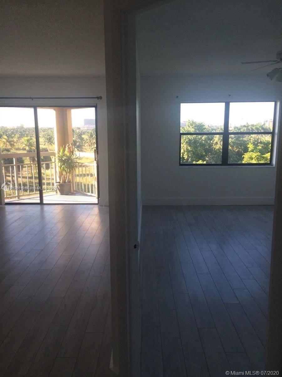Doral, FL 33166,8290 Lake Dr #527