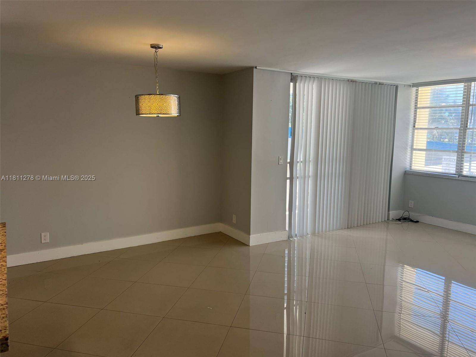 Hallandale Beach, FL 33009,1825 S Ocean Dr #214