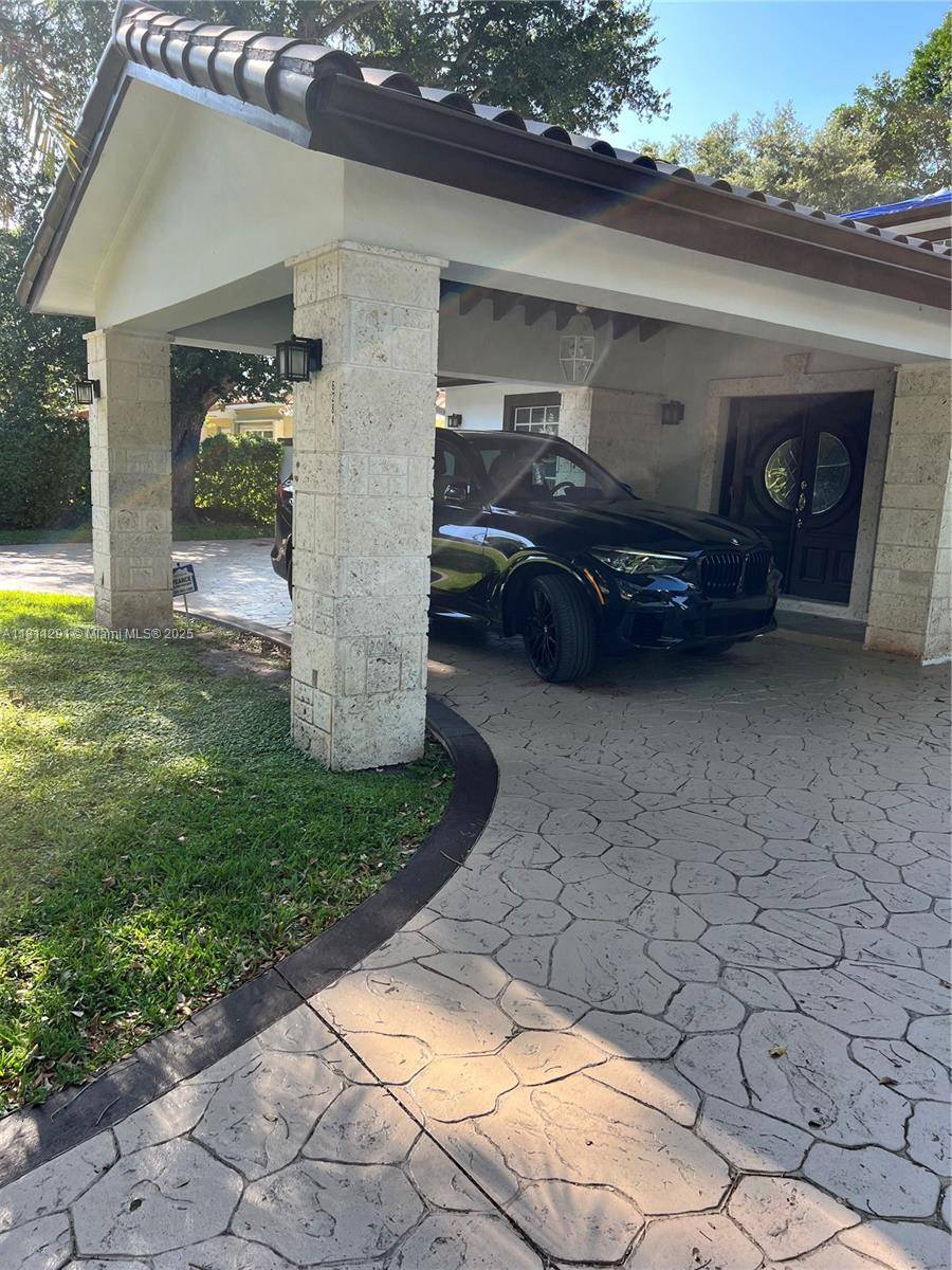 Miami, FL 33155,6284 SW 26th St #0