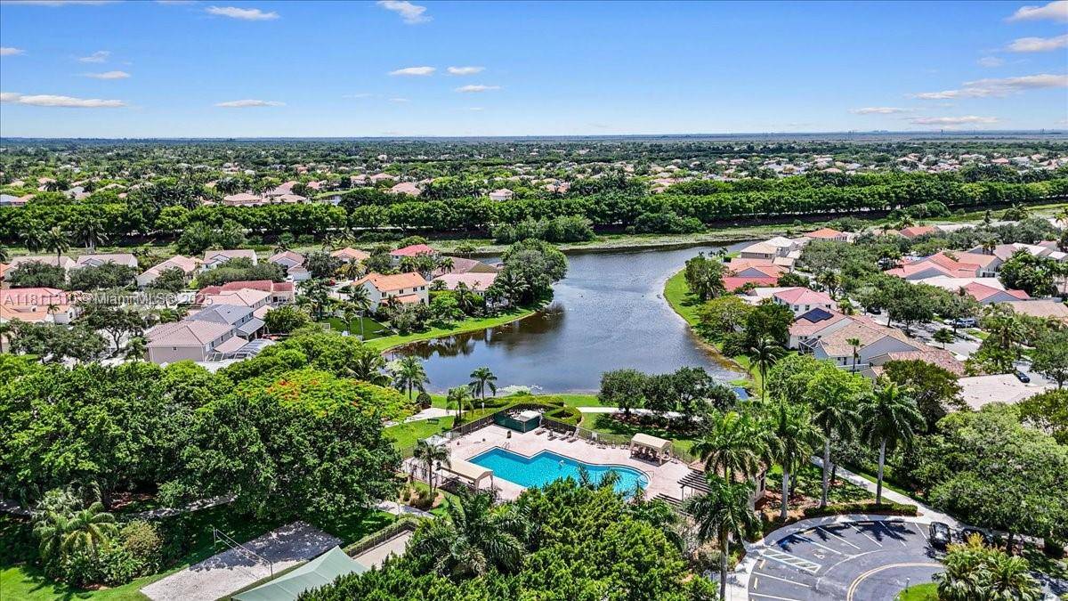 Weston, FL 33327,930 Briar Ridge Rd
