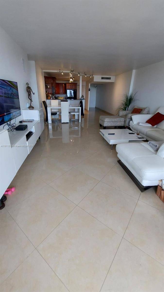 Hallandale Beach, FL 33009,3140 S Ocean Dr #1510