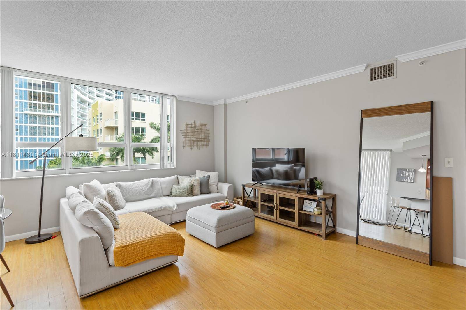 Miami, FL 33137,2000 N Bayshore Dr #401