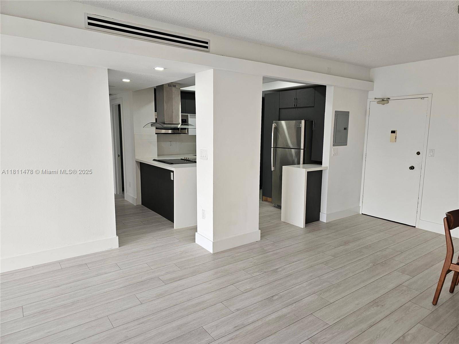 Sunny Isles Beach, FL 33160,500 Bayview Dr #1723