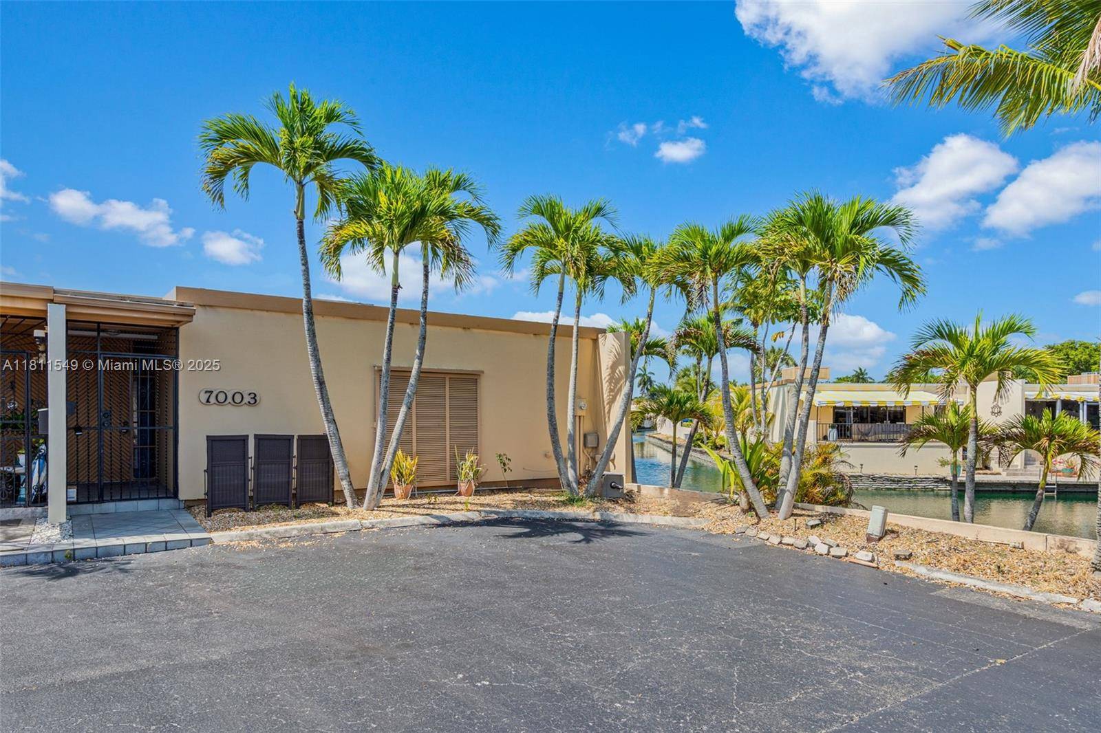 Miami Lakes, FL 33014,7003 Crown Gate Ct