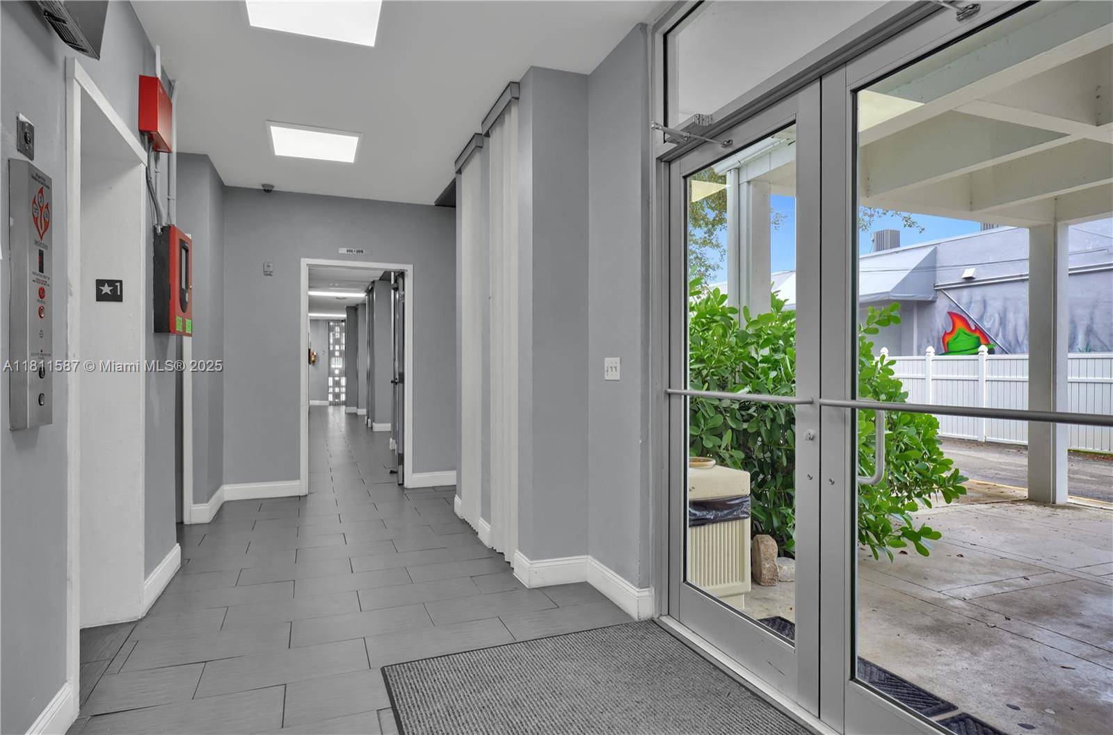 Hollywood, FL 33023,6011 Rodman St #107