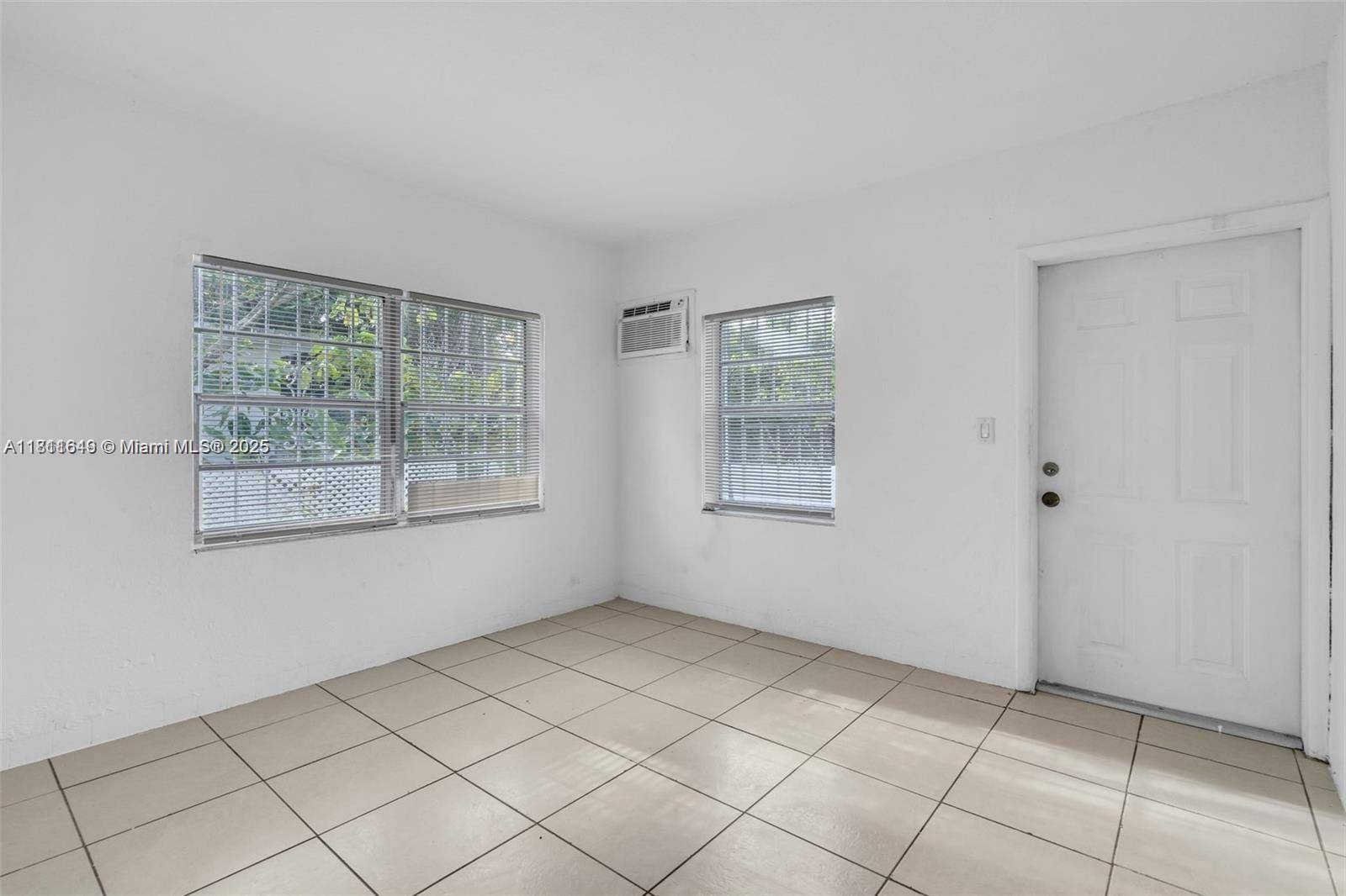 El Portal, FL 33150,601 NW 90th St #8