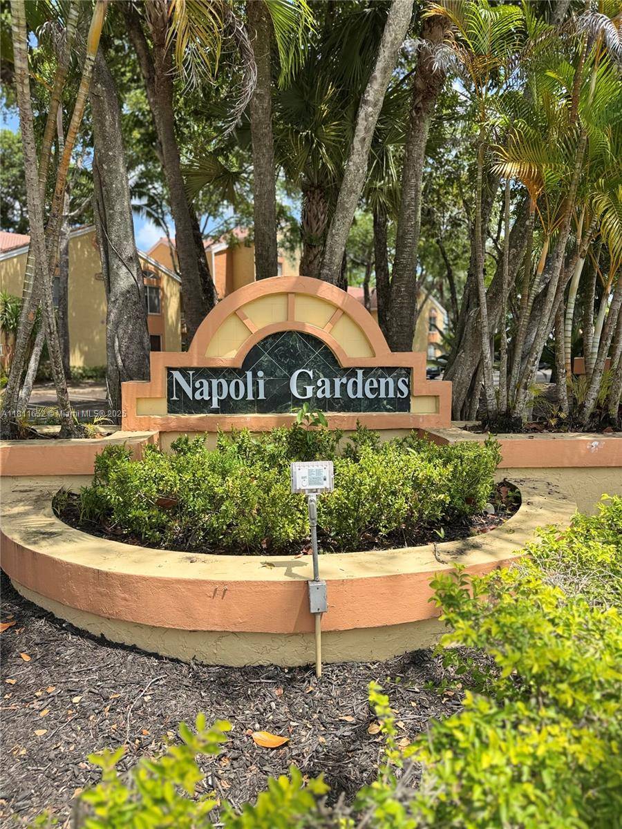 Coral Springs, FL 33071,905 Coral Club Dr #905