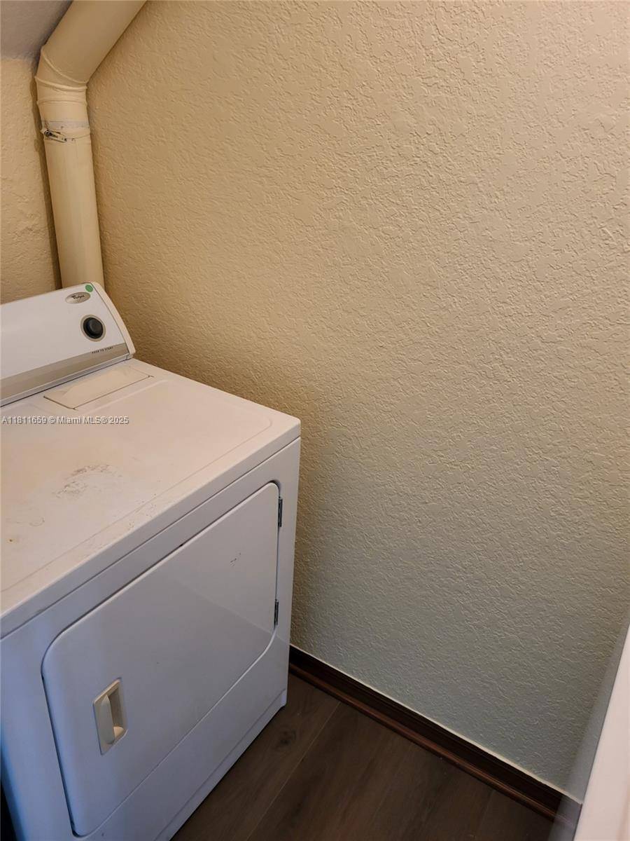 Sunrise, FL 33325,715 SW 148th Ave #604