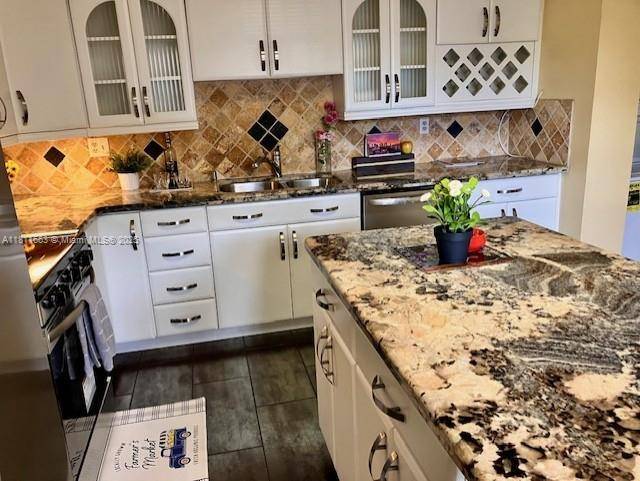 Lauderhill, FL 33319,3910 Inverrary Blvd #304-B