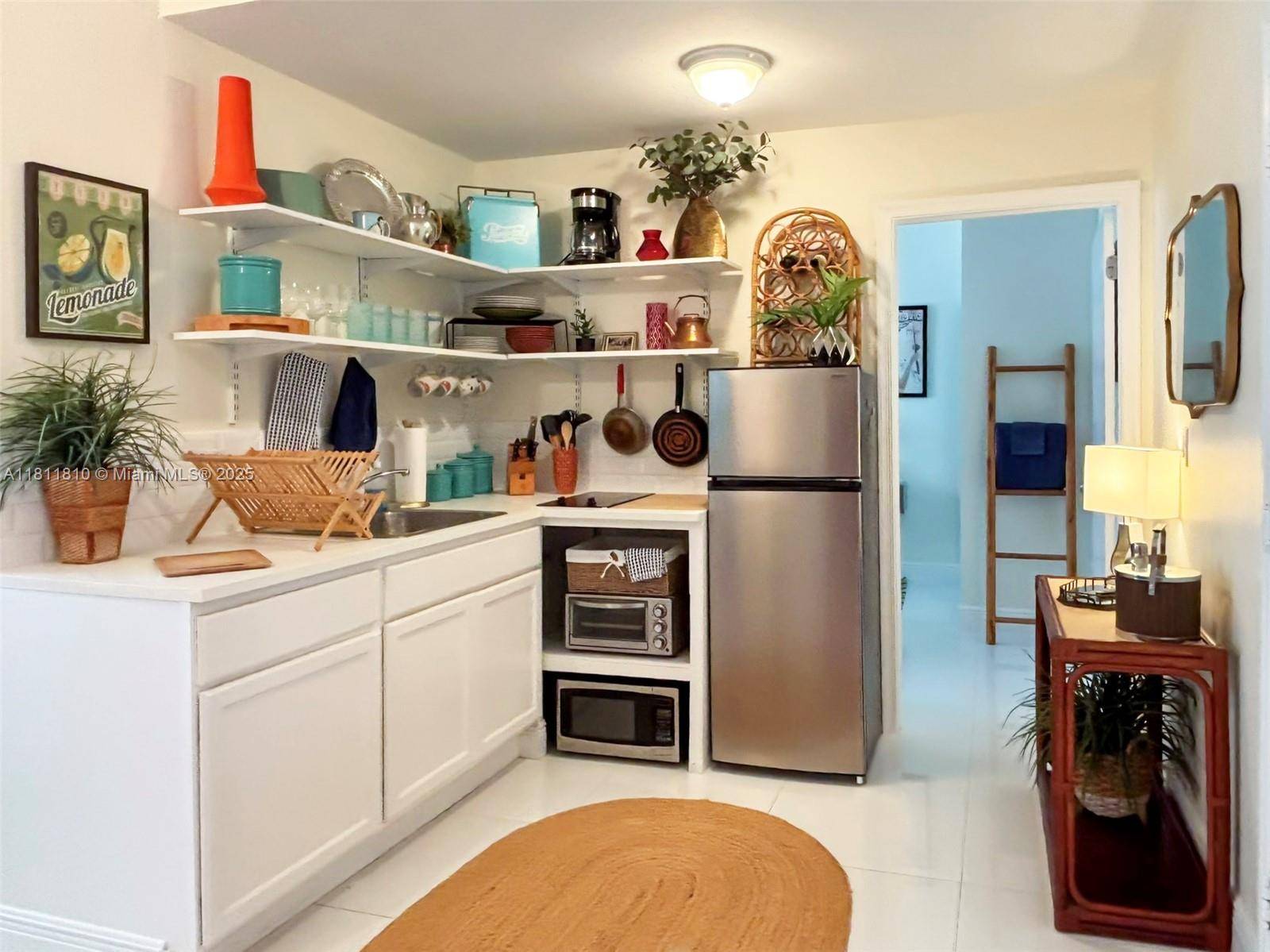 Miami Beach, FL 33139,335 Ocean Dr #114