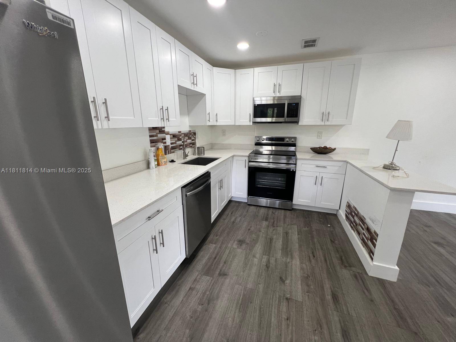 Dania Beach, FL 33314,4111 Stirling Rd #209