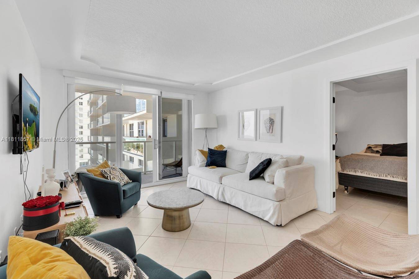Miami Beach, FL 33140,5701 Collins Ave #712