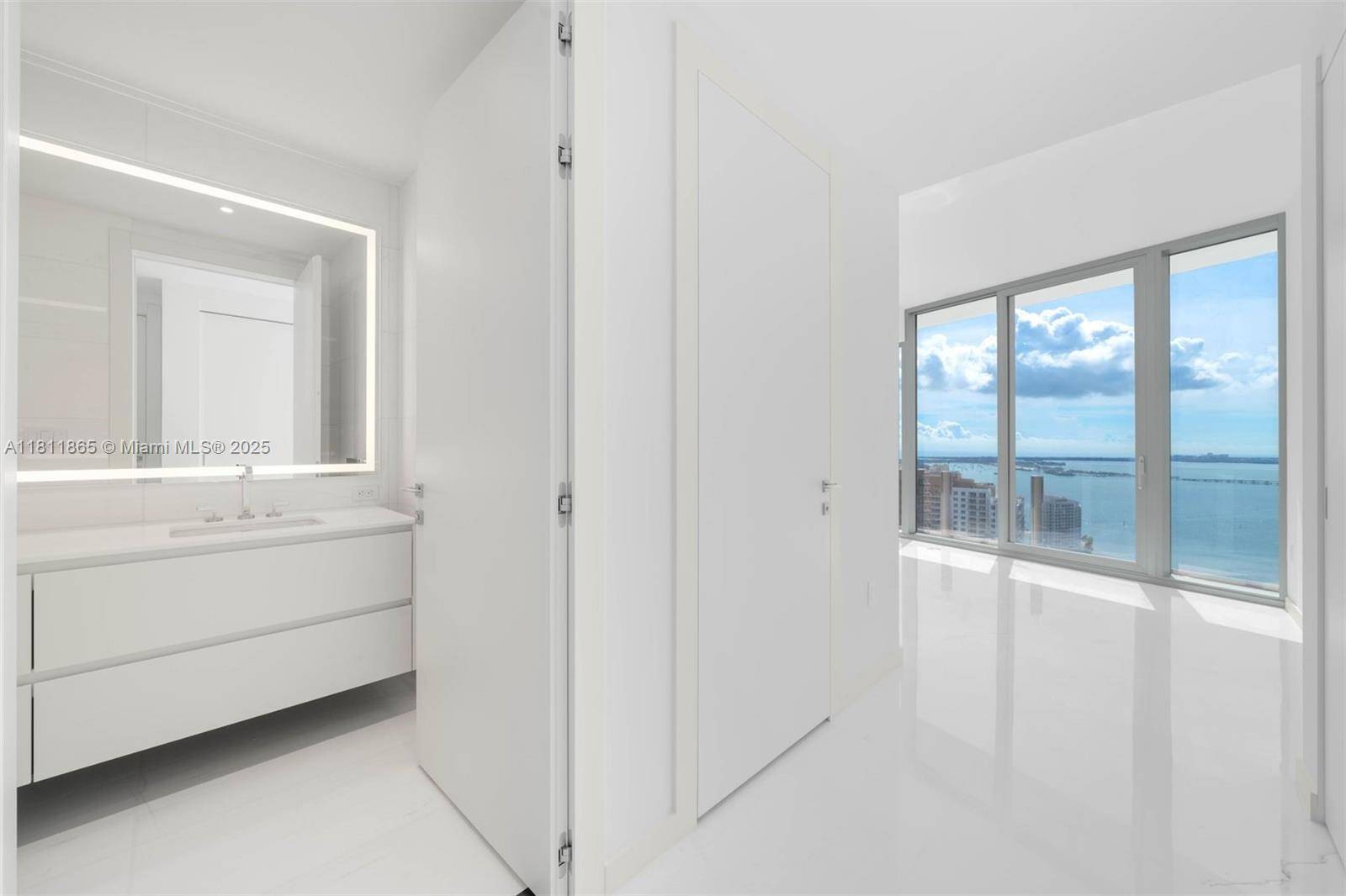 Miami, FL 33130,300 Biscayne Blvd Way #3606