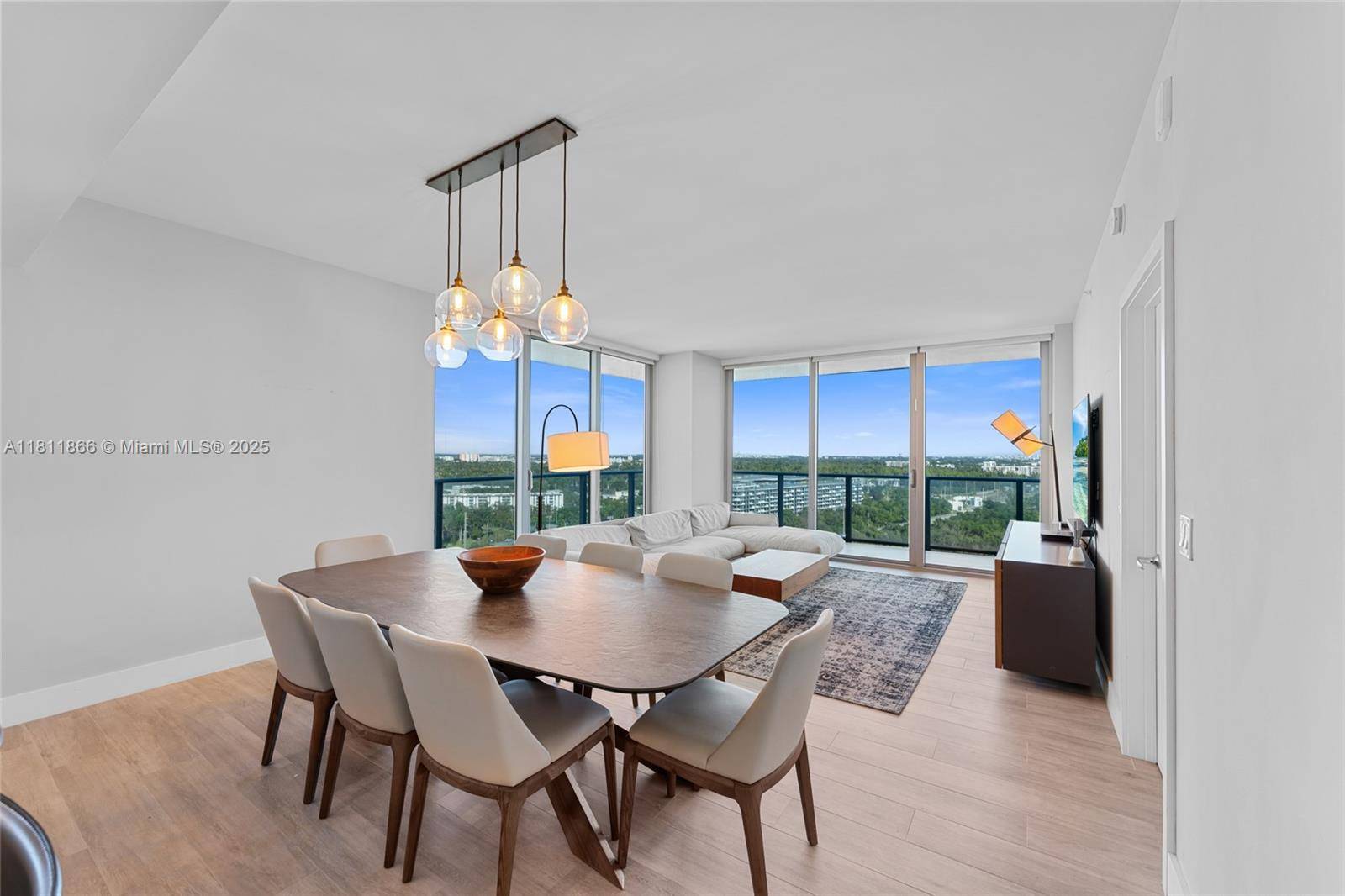 North Miami Beach, FL 33160,16385 NE Biscayne Blvd #1901+Storage