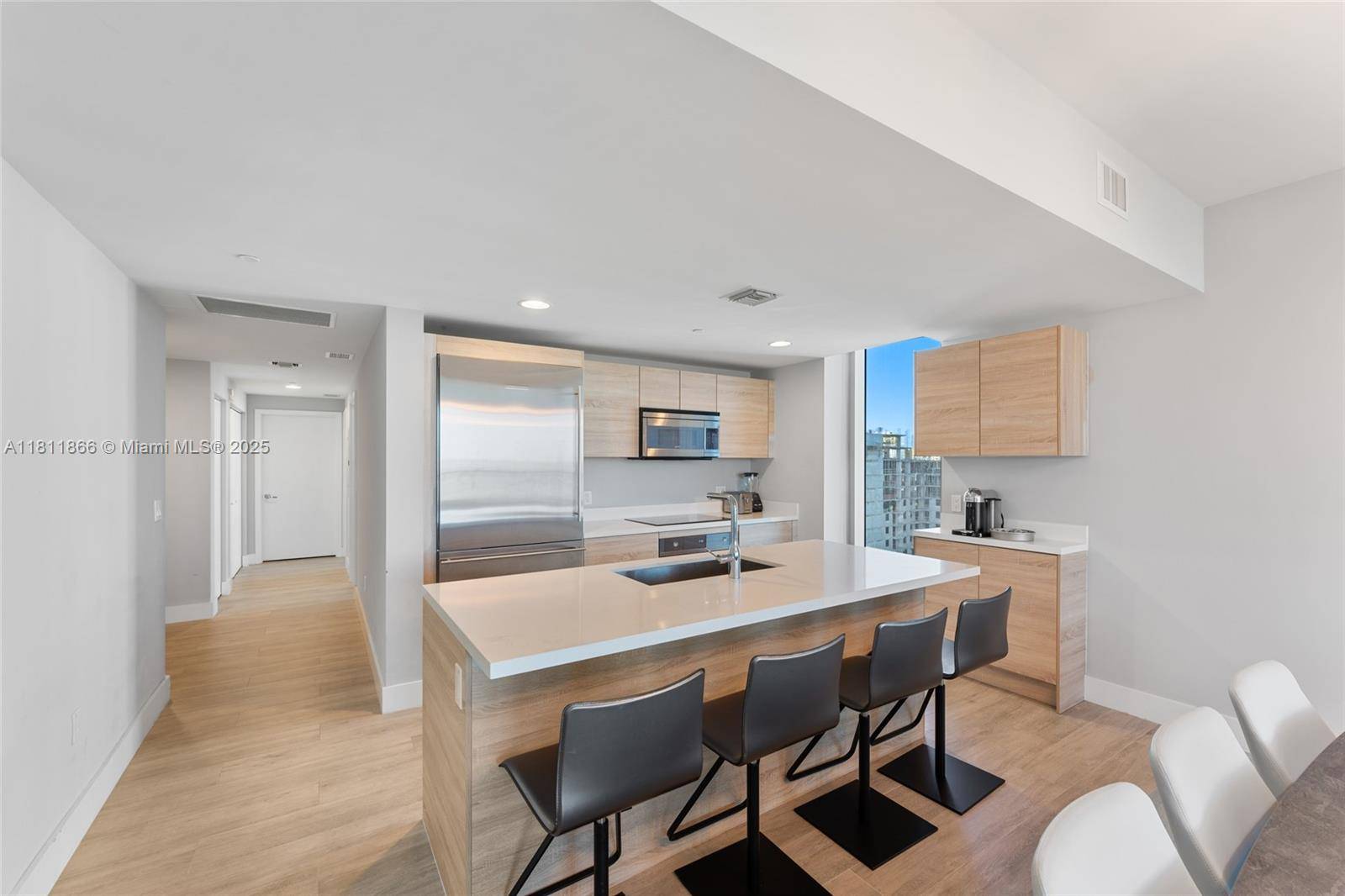 North Miami Beach, FL 33160,16385 NE Biscayne Blvd #1901+Storage