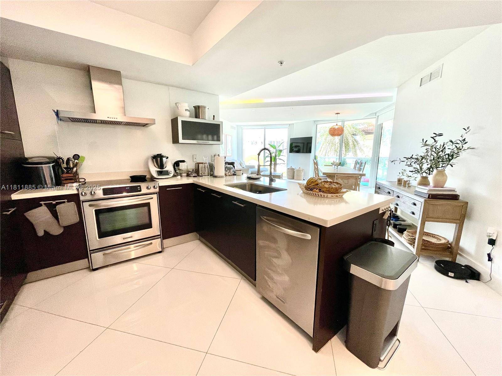 Sunny Isles Beach, FL 33160,250 Sunny Isles Blvd #3-602