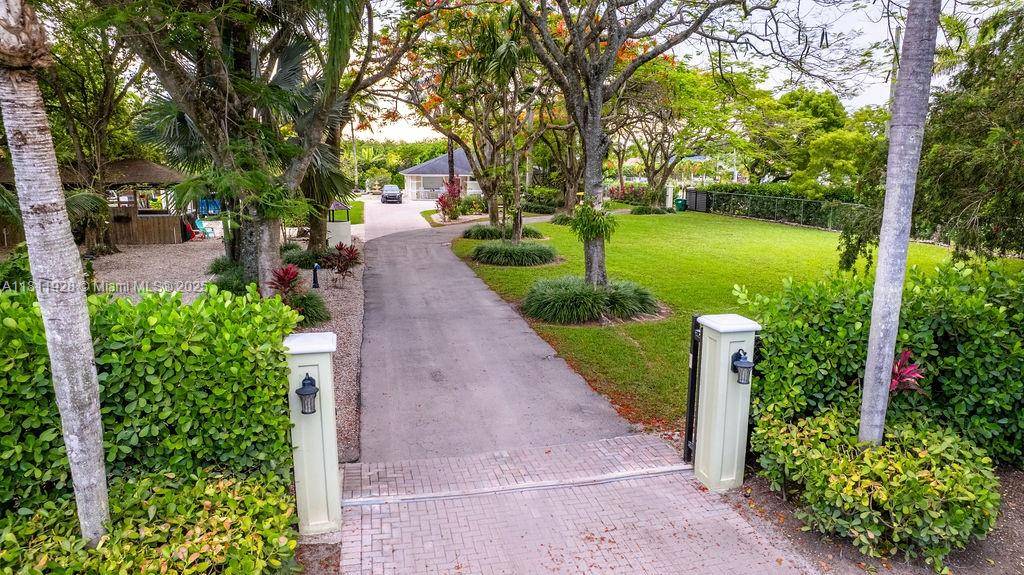 Miami, FL 33187,19700 SW 184th St