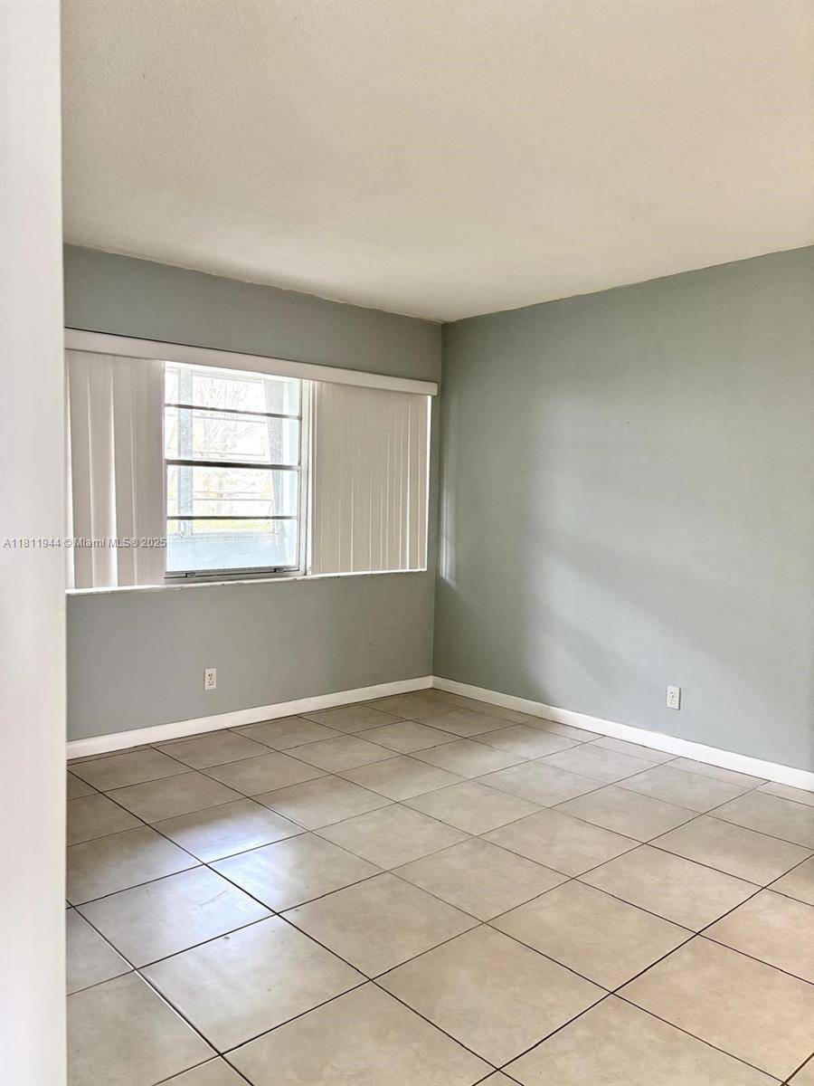 Hallandale Beach, FL 33009,1333 E Hallandale Beach Blvd #134