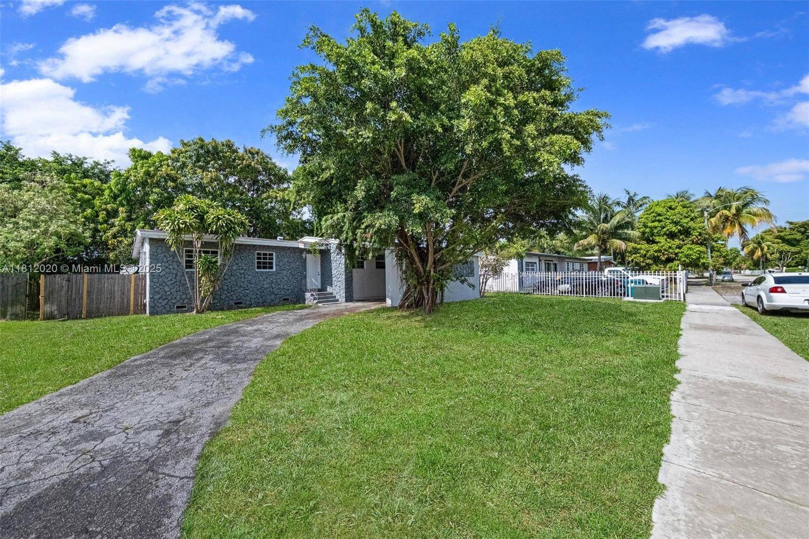 Miami, FL 33162,725 NE 178th St