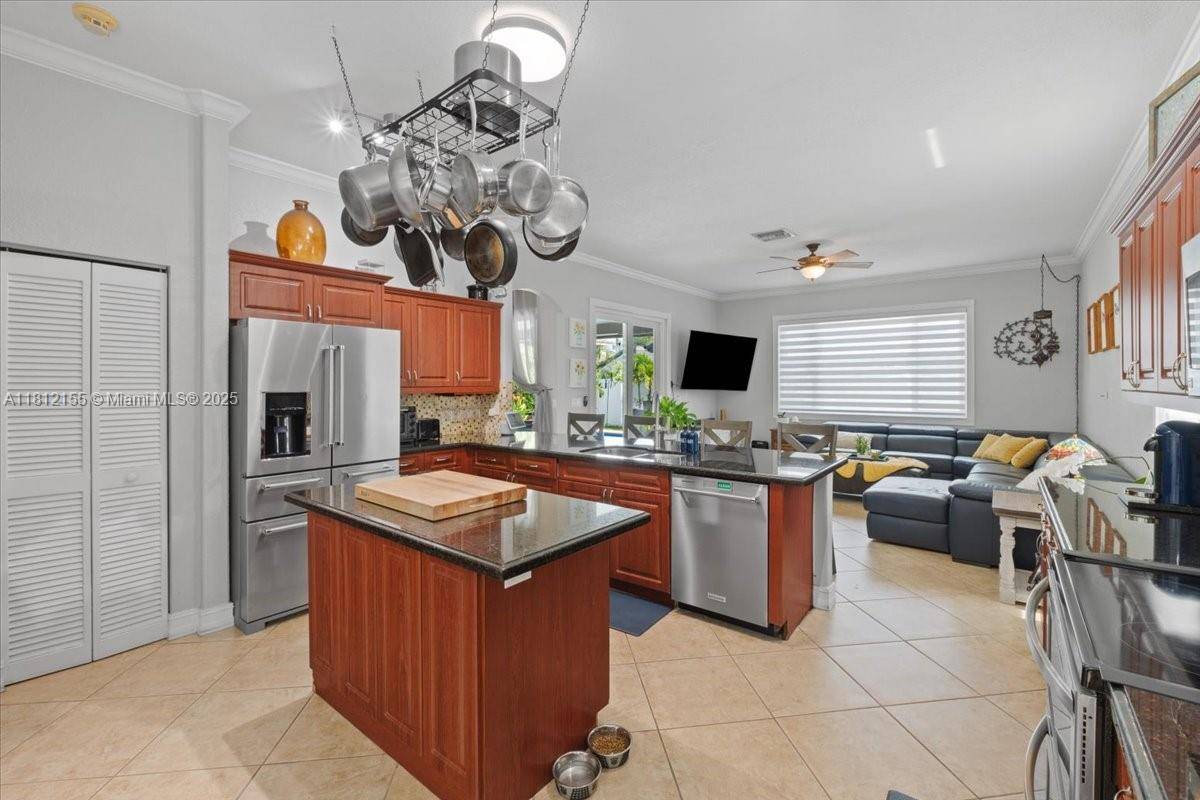 Pembroke Pines, FL 33029,18342 NW 11th St