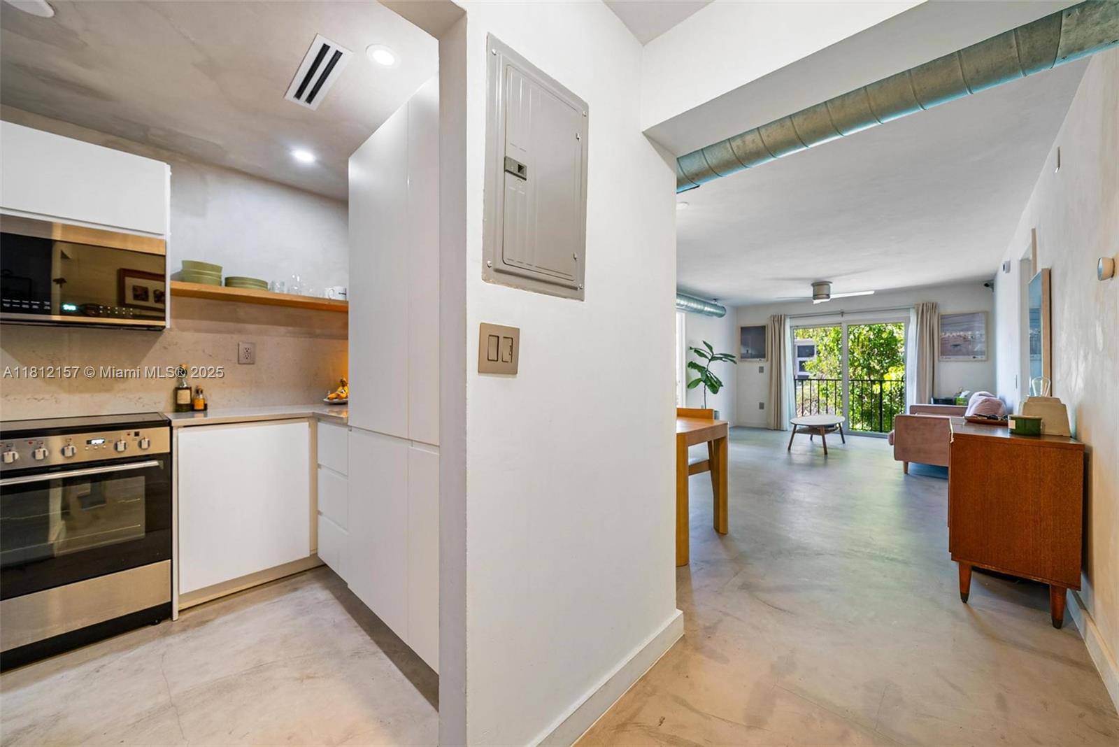 Miami Beach, FL 33139,1900 Meridian Ave #204