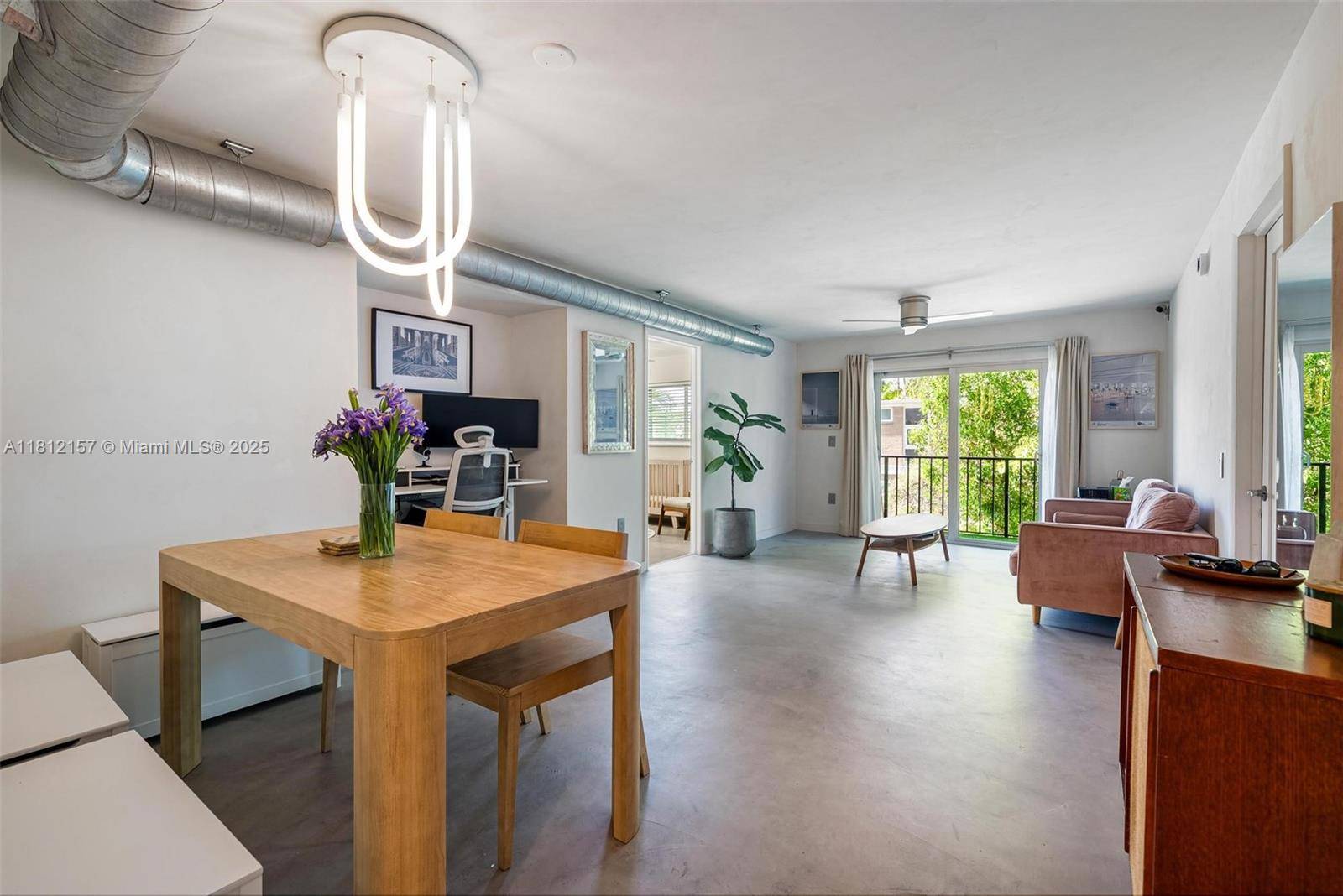 Miami Beach, FL 33139,1900 Meridian Ave #204