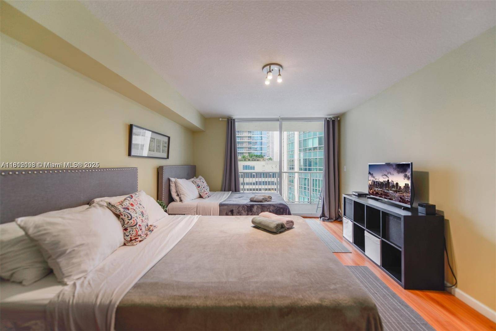 Miami, FL 33131,1200 Brickell Bay Dr #2120