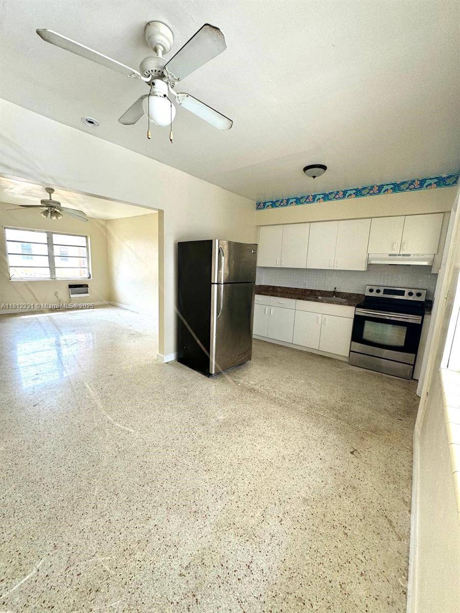 Miami Beach, FL 33141,2140 Bay Dr #4