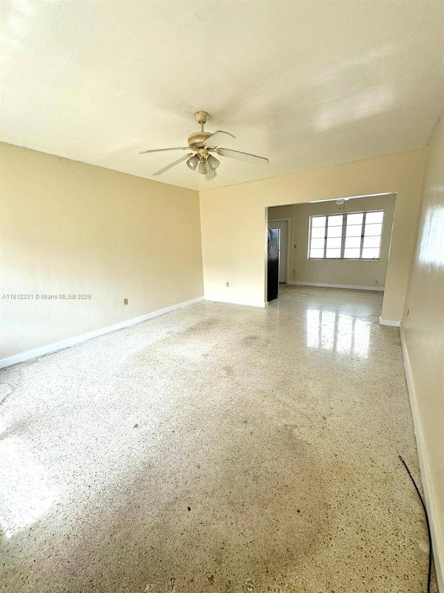 Miami Beach, FL 33141,2140 Bay Dr #4