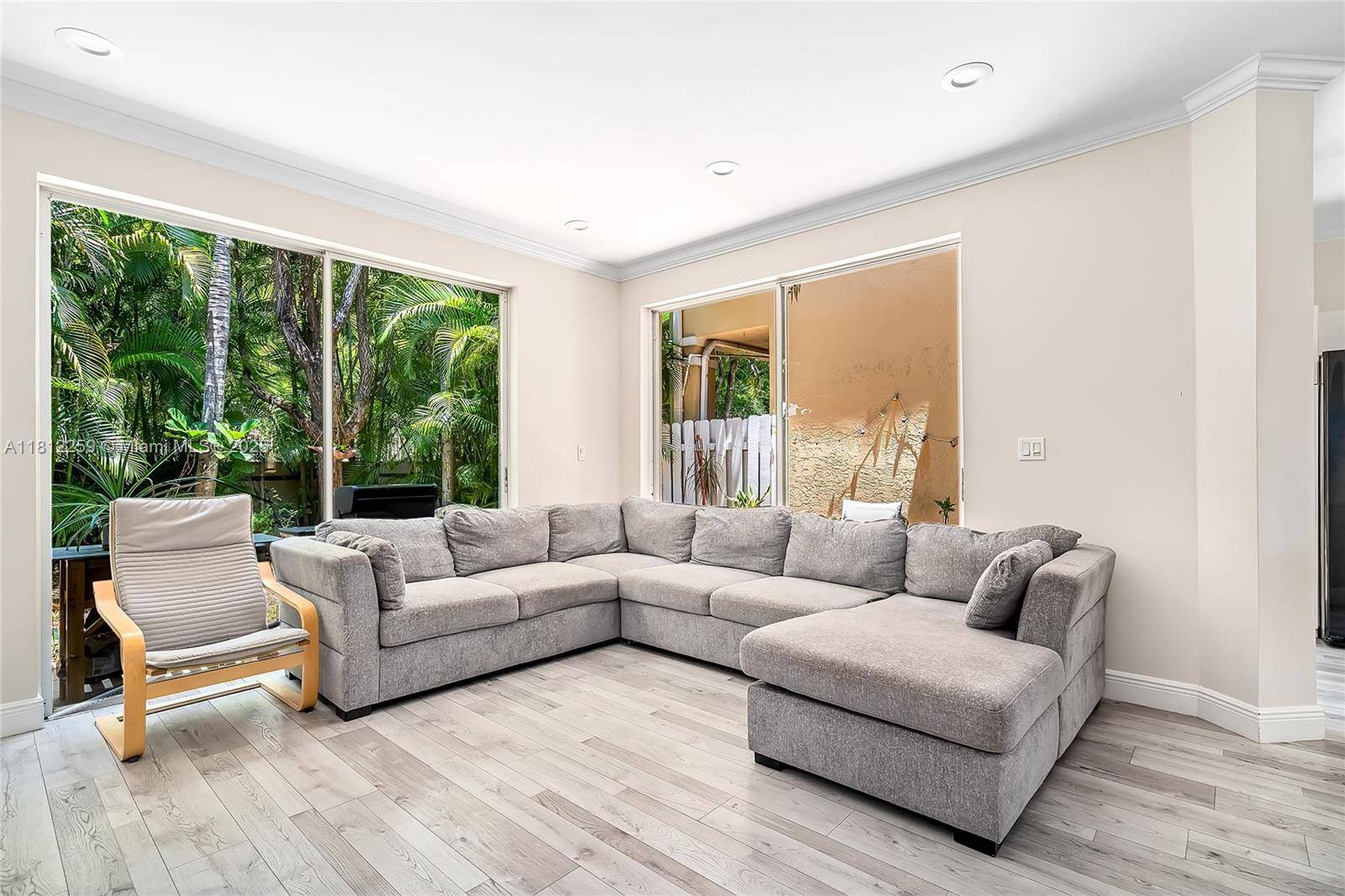 Aventura, FL 33180,21024 NE 34th Ct