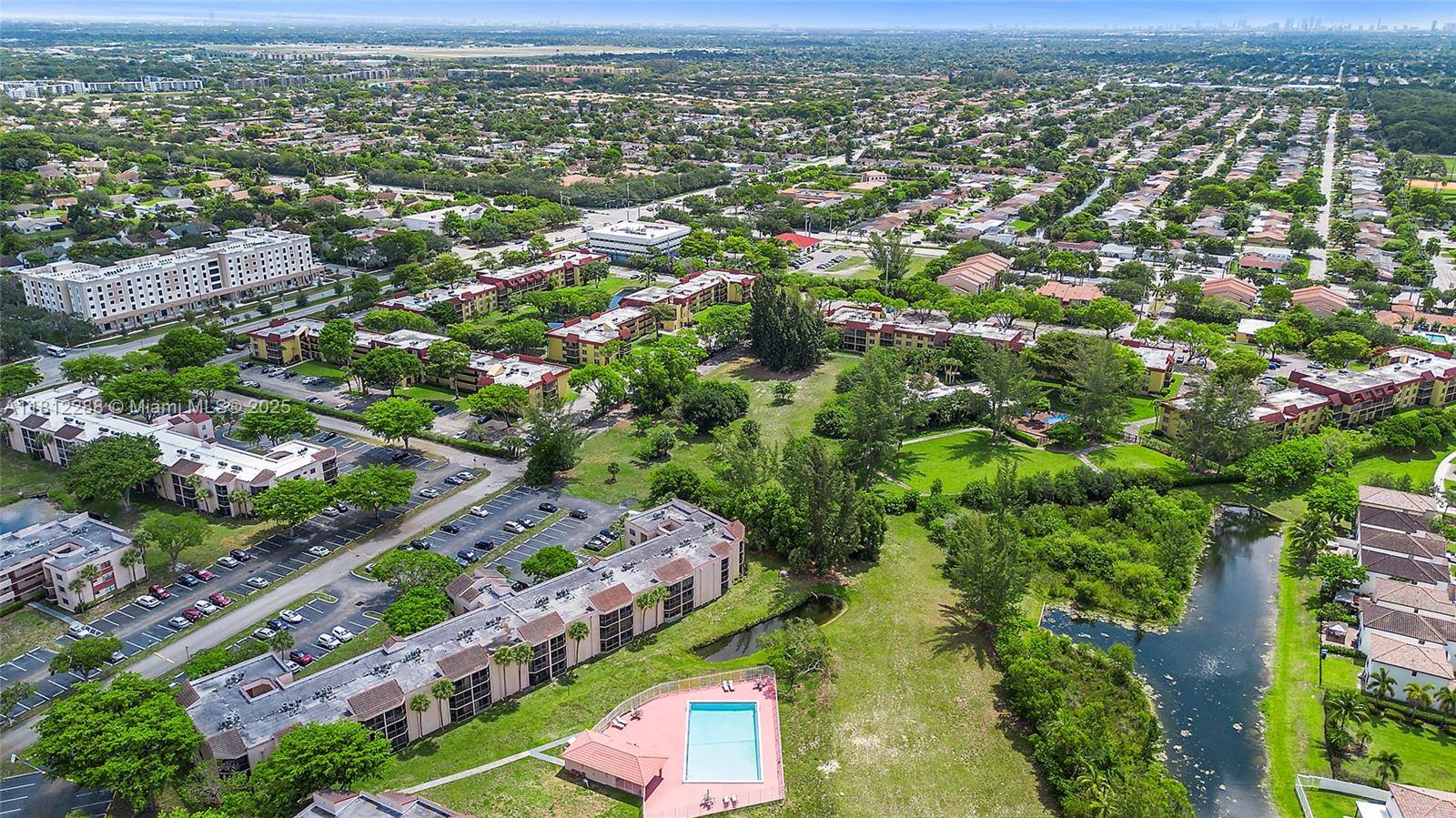 Miramar, FL 33025,3253 Foxcroft Rd #G312