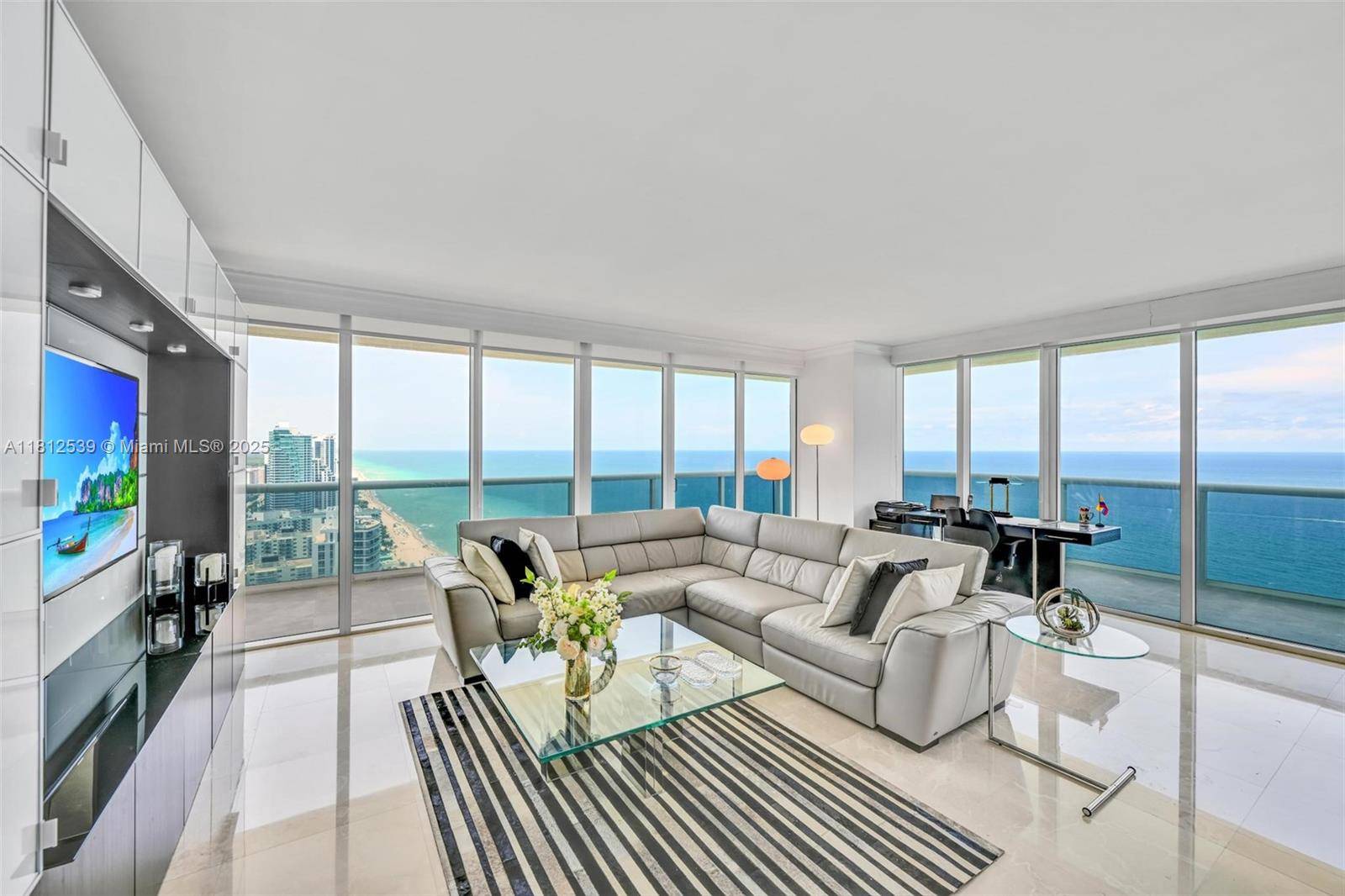 Hallandale Beach, FL 33009,1830 S Ocean Dr #3801