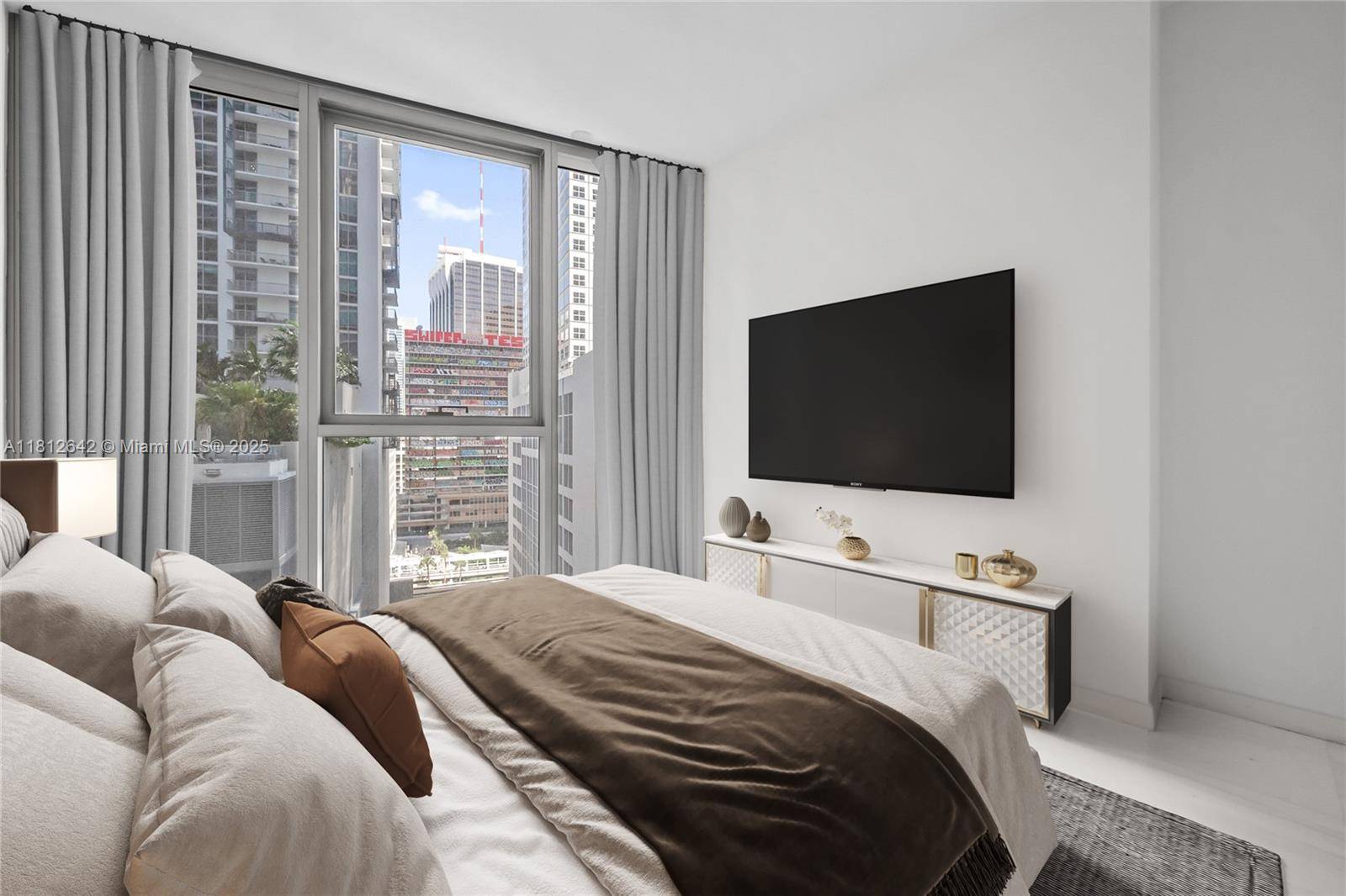 Miami, FL 33131,300 Biscayne Blvd Way #1106E