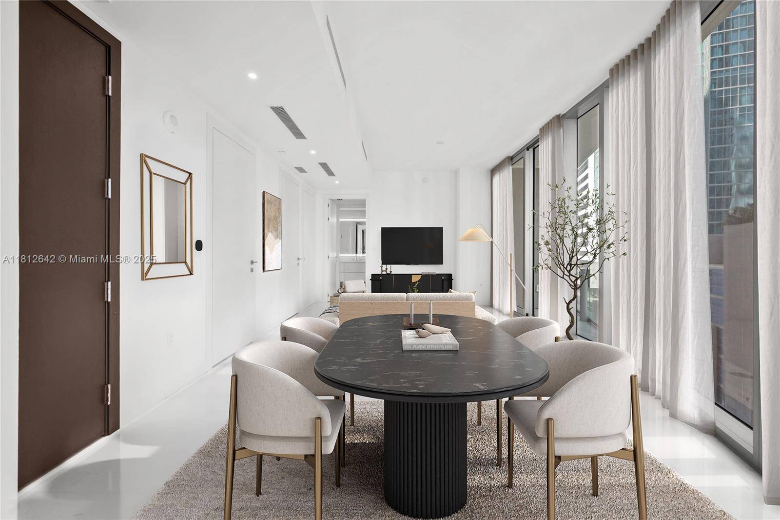 Miami, FL 33131,300 Biscayne Blvd Way #1106E