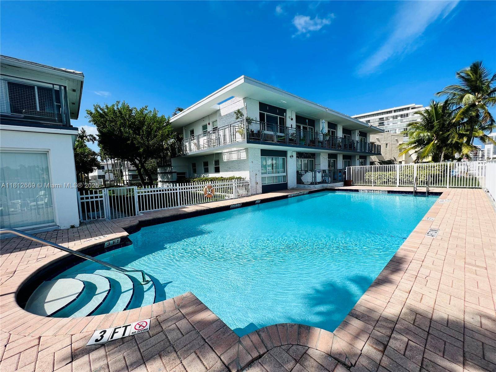 Miami Beach, FL 33141,946 Bay Dr #11