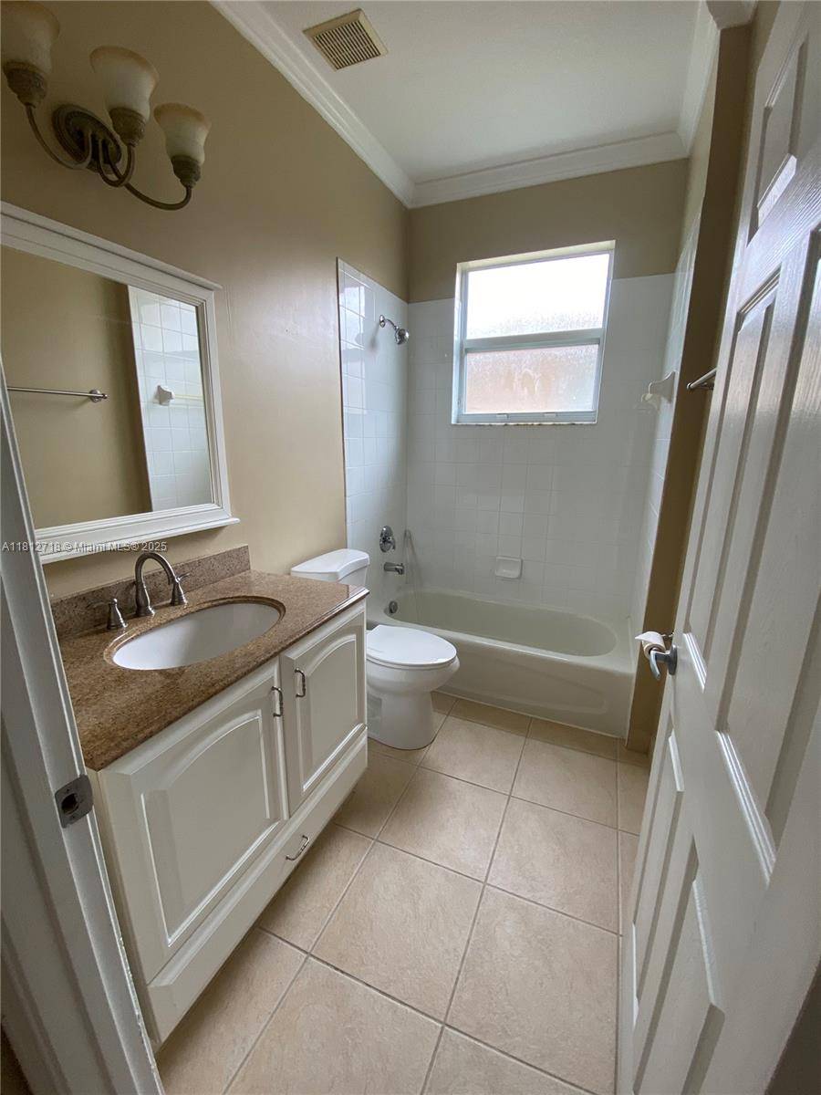 FL 34983,639 NW Stanford Ln #639