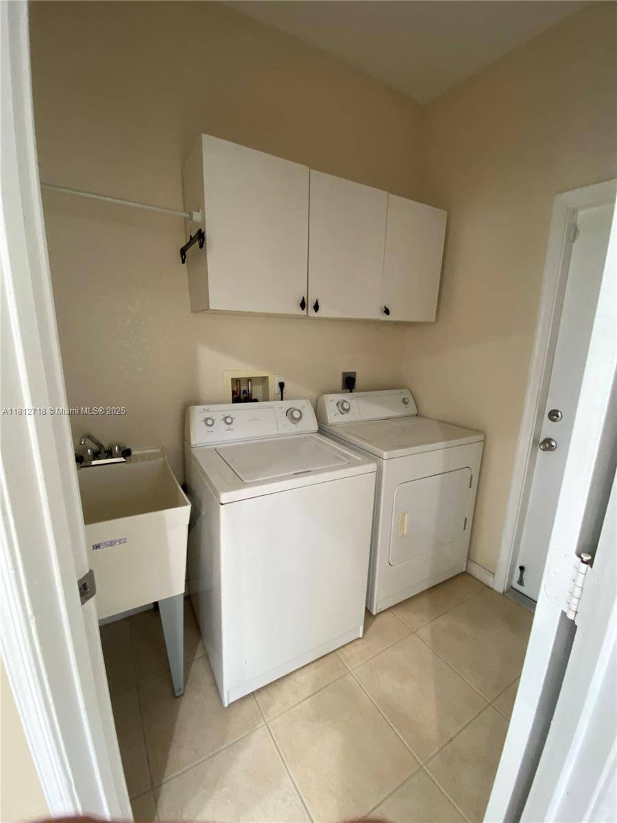 FL 34983,639 NW Stanford Ln #639