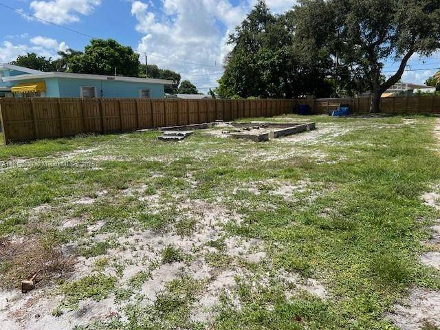 Hollywood, FL 33020,2411 Cleveland St